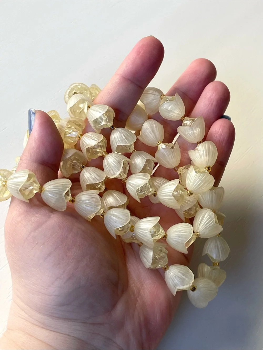 Vintage plastic flower bead long necklace glows fairycore